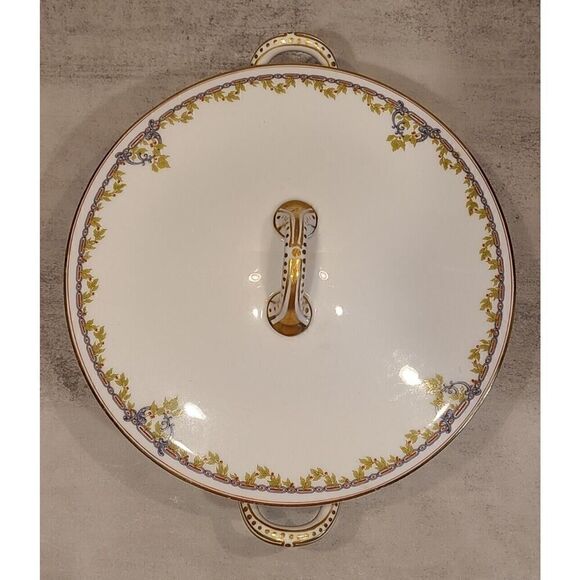 Haviland Round Covered Vegetable - Red Berries/Green Gold Scrolls Schleiger 290 - Picture 2 of 14